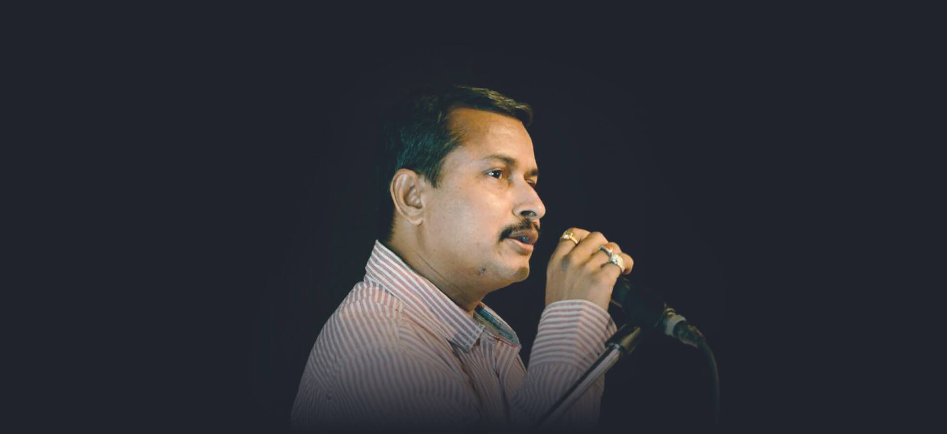 home_dinesh_desai_about1